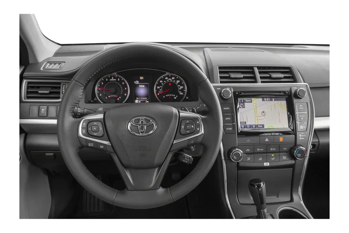 2015 Camry SE Sedan 4D image 7