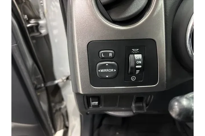 $6500 : Pontiac Vibe 2005 Fwd 4dr Wa image 9