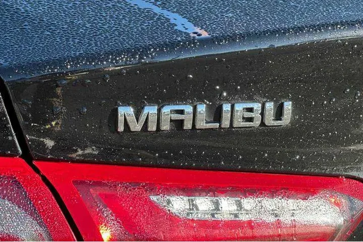 $13813 : Chevrolet Malibu 2022 LT 4dr image 9