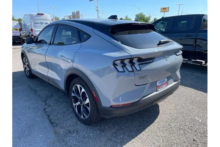 $30995 : Ford Mustang Mach-E 2025 Sel image 8