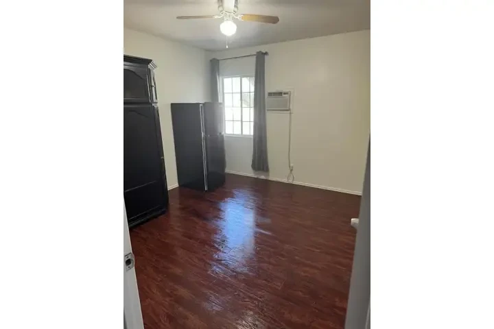 $650 : RENTO CUARTO image 1