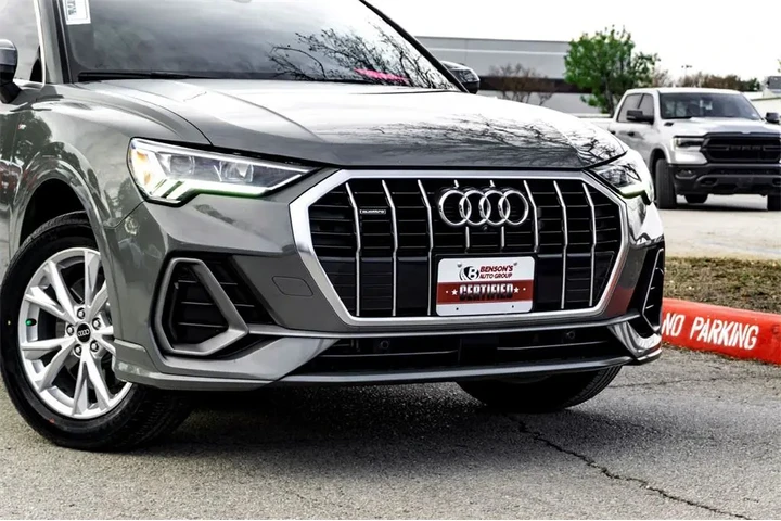 $27997 : Audi Q3 2022 AWD quattro S l image 3