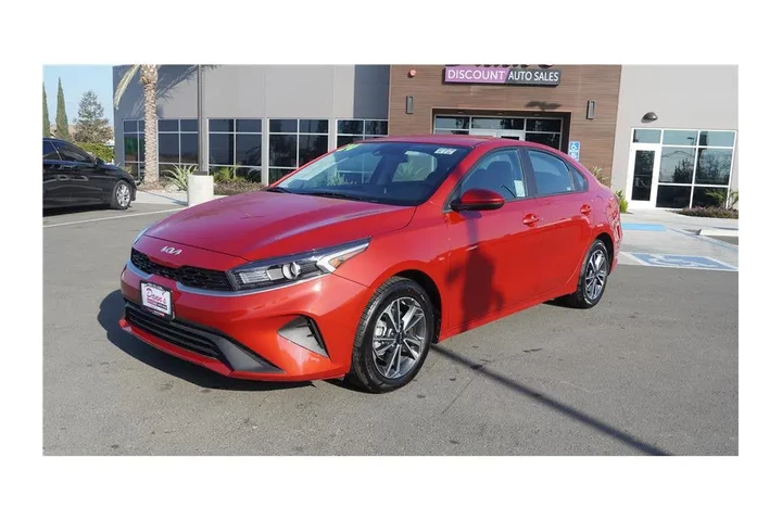 $17250 : 2024 Forte LXS image 2