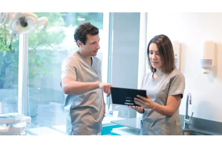 Smiling clínica dental image 2