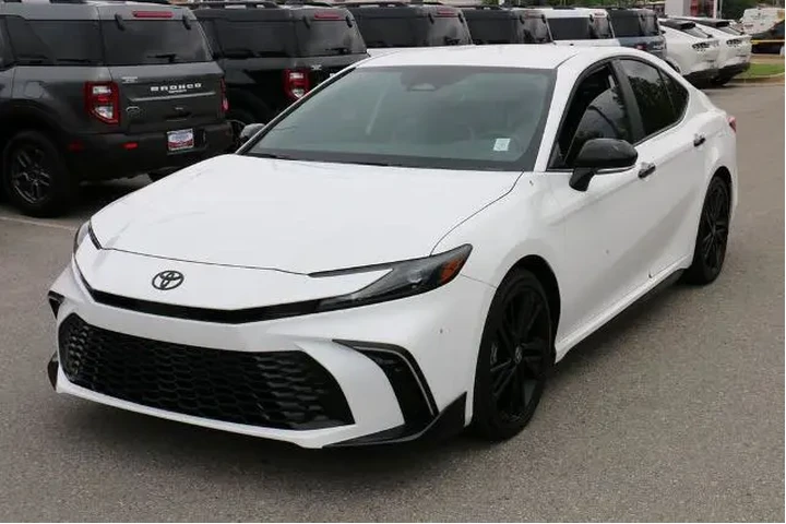 $36995 : Toyota Camry 2026 SE 4dr Sed image 2