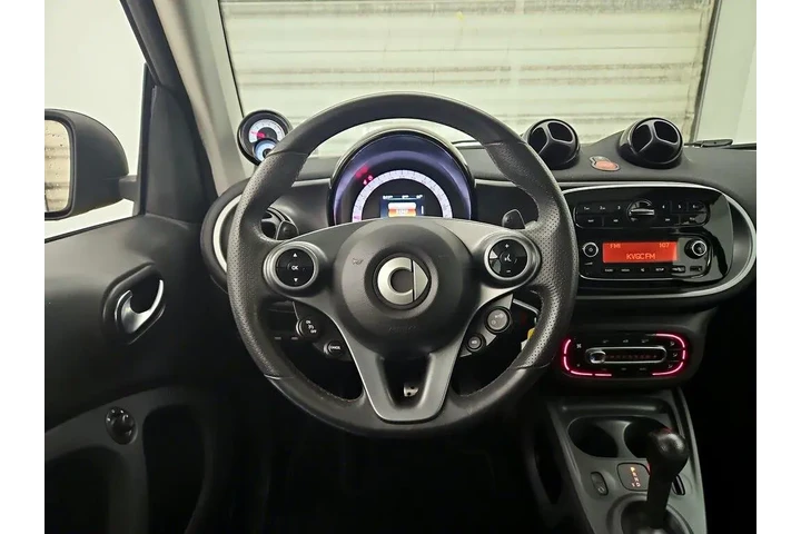 $13998 : Smart fortwo 2016 passion 2d image 10