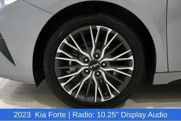 $18999 : Kia Forte 2023 GT-Line 4dr S image 6
