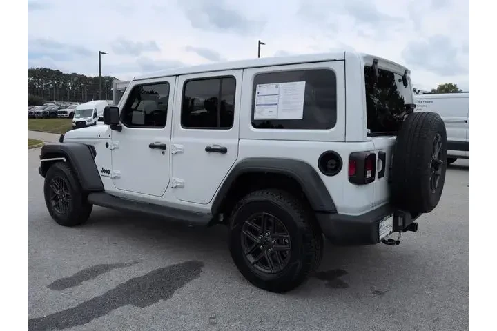 $35586 : Jeep Wrangler 2024 4x4 Sport image 6