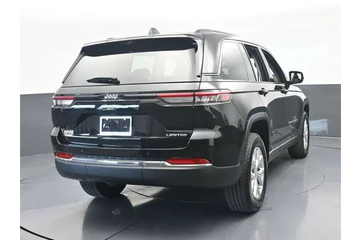 $32000 : Jeep Grand Cherokee 2024 4x2 image 5