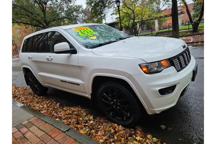 $20500 : 2019 Grand Cherokee Altitude image 9