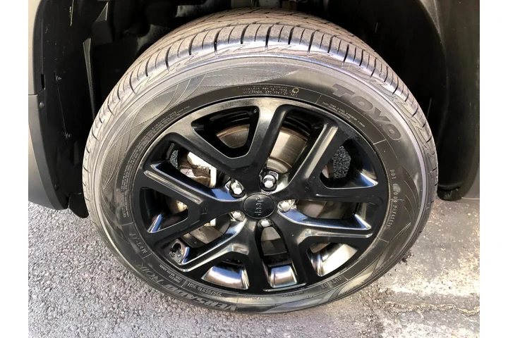 $14990 : 2016 Renegade Latitude 4WD image 8