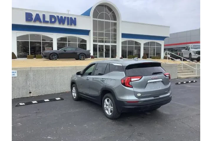 $25750 : GMC Terrain 2024 AWD SLE 4dr image 5