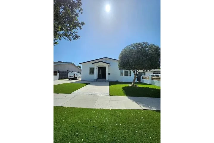 $2350 : 3-bedroom house image 1