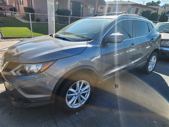 $10500 : Nissan rogue sport image 1