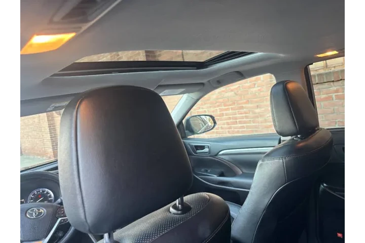 $22500 : 2017 Highlander Limited image 5