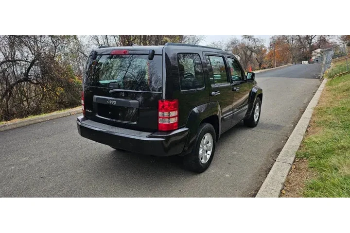 $6395 : 2012 Liberty Latitude image 3