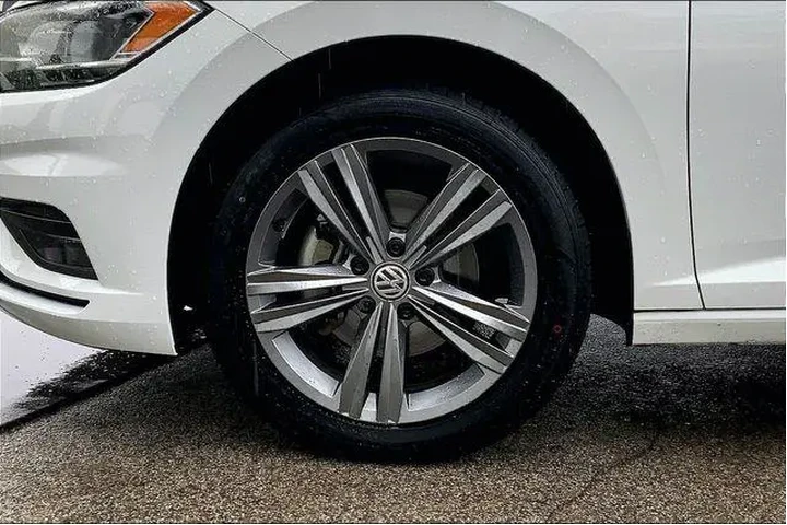 $12495 : Volkswagen Jetta 2019 R-Line image 9