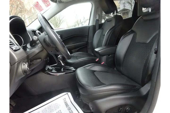 $10900 : 2018 Compass Altitude 4x4 image 8