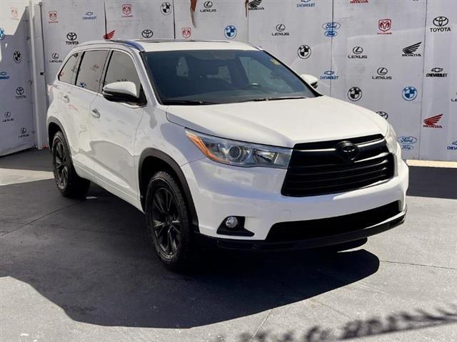 $19995 : Used 2016 Highlander FWD 4dr image 1