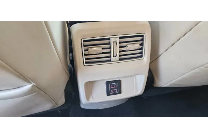 $15490 : 2018 Maxima Platinum image 9