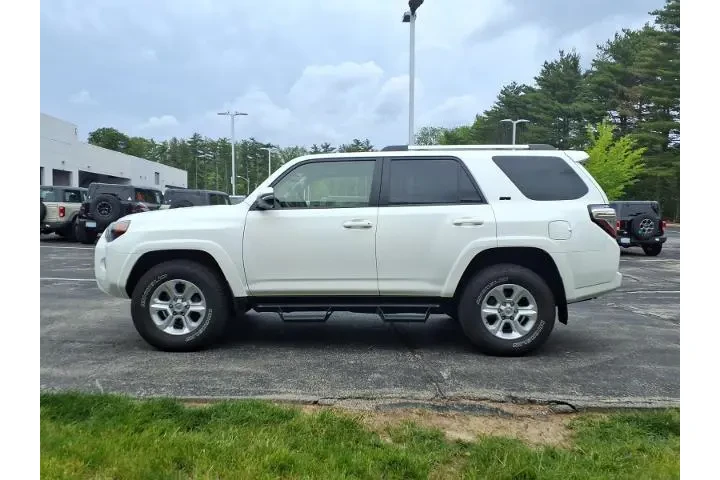 $39085 : Toyota 4Runner 2022 4x4 SR5 image 6