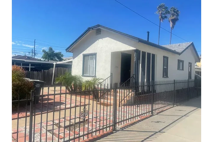 $1099 : Rosecrans Ave, Garden, CA image 1