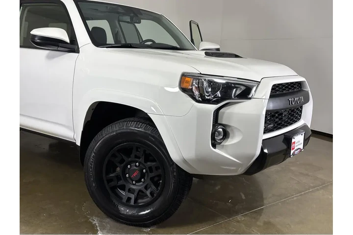 $35000 : Silver Certified2019 4Runner image 7