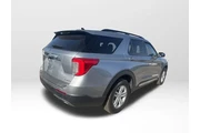 $30995 : Ford Explorer 2024 AWD XLT 4 thumbnail