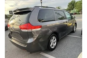 $9900 : 2012 Sienna LE 8-Passenger thumbnail