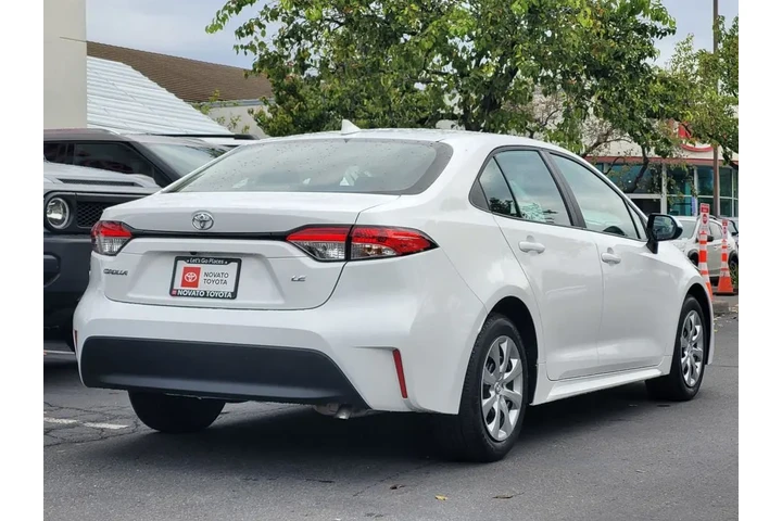 $23599 : Gold Certified 2025 Corolla LE image 5