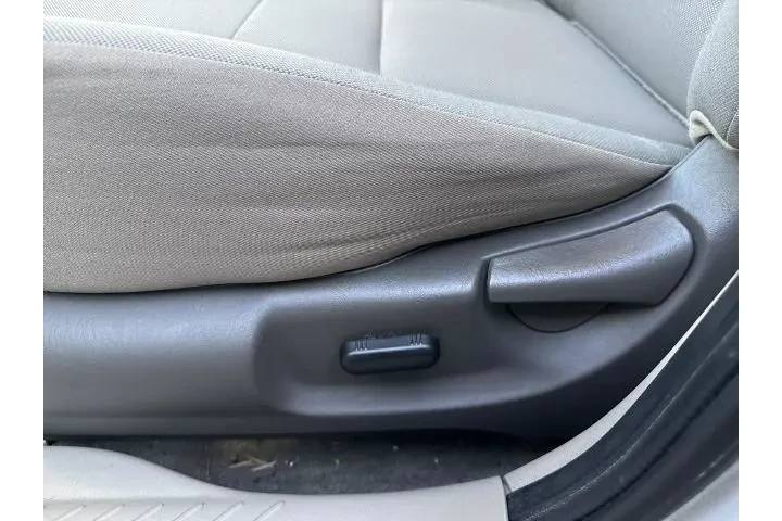 $10977 : Ford Escape 2011 XLT 4dr SUV image 9