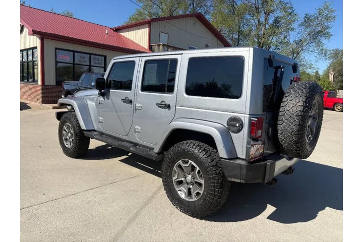 $15950 : 2014 Wrangler Unlimited Sahara image 7
