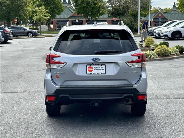 $21474 : PRE-OWNED 2021 SUBARU FORESTE image 3