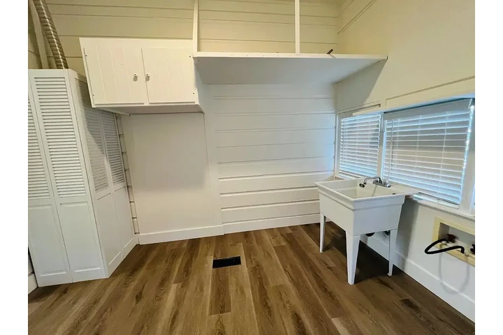 $1100 : TWO BEDROOM MOVE IN RENTAL!. image 3