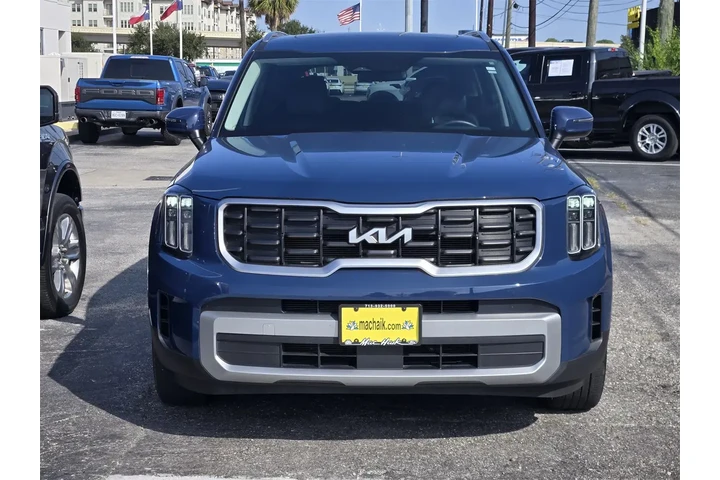 $31991 : Kia Telluride 2023 S 4dr SUV image 2