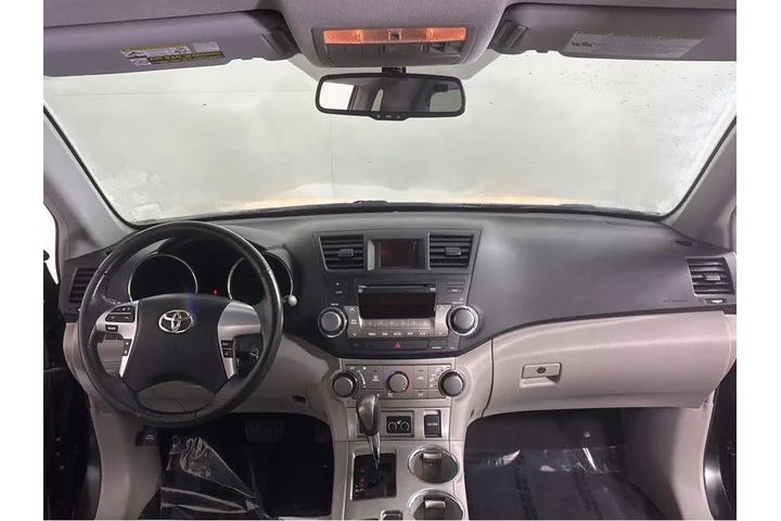 $10500 : 2012 Highlander SE image 4