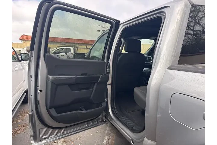 $38503 : Ford F-150 2023 4x2 XL 4dr S image 9