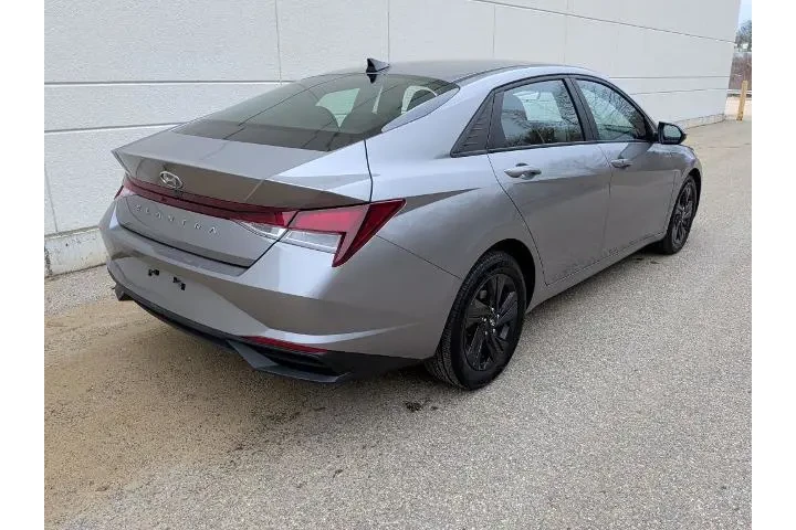 $15695 : Hyundai ELANTRA 2021 SEL 4dr image 7