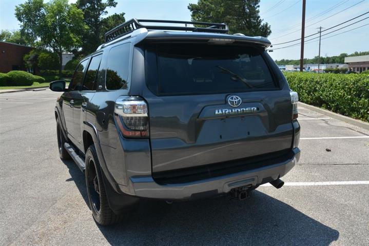 2016 4Runner SR5 Premium image 9