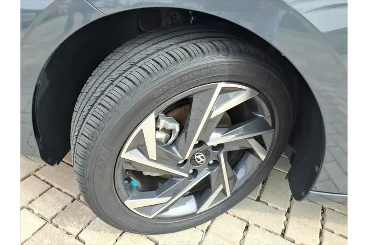 $27260 : Hyundai ELANTRA 2025 SEL Con image 9