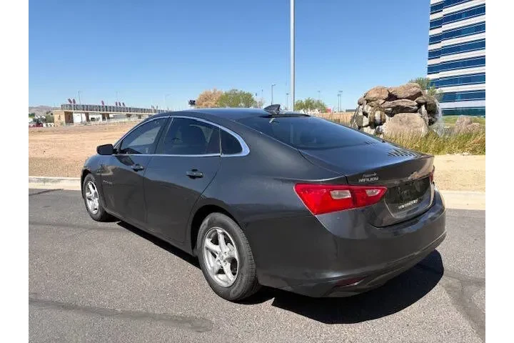 $7995 : 2017 Malibu LS image 8