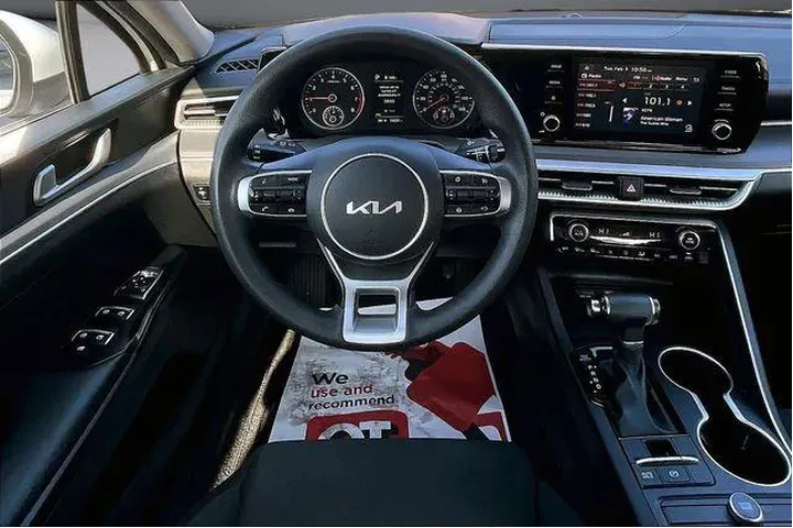 $19500 : Kia K5 2022 LXS 4dr Sedan image 8