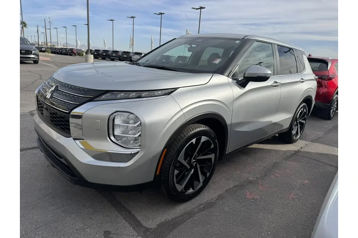 $23995 : Mitsubishi Outlander 2022 AW image 3