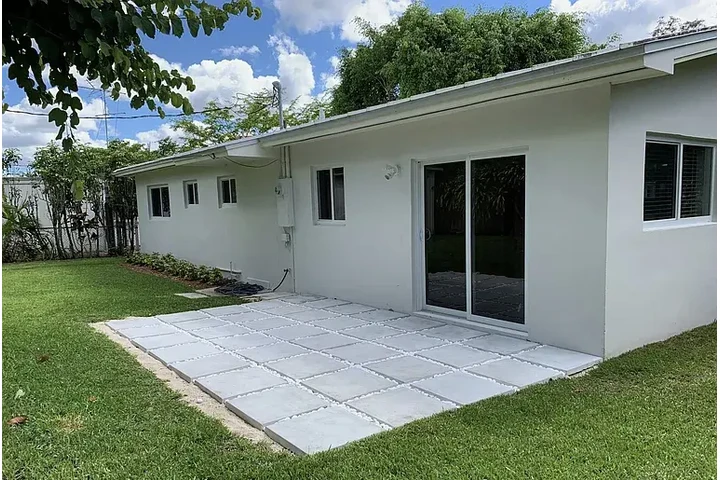 $2200 : HOUSE FOR RENT IN MIAMI FL image 5