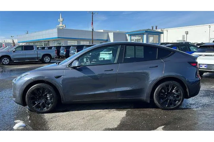 $38984 : Tesla Model Y 2023 AWD Long image 8