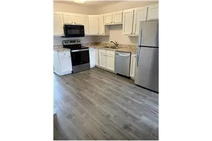 $1595 : Rental property with 3 bedro image 5