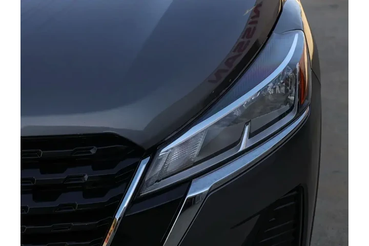 $17934 : Nissan Kicks 2024 S 4dr Cros image 10