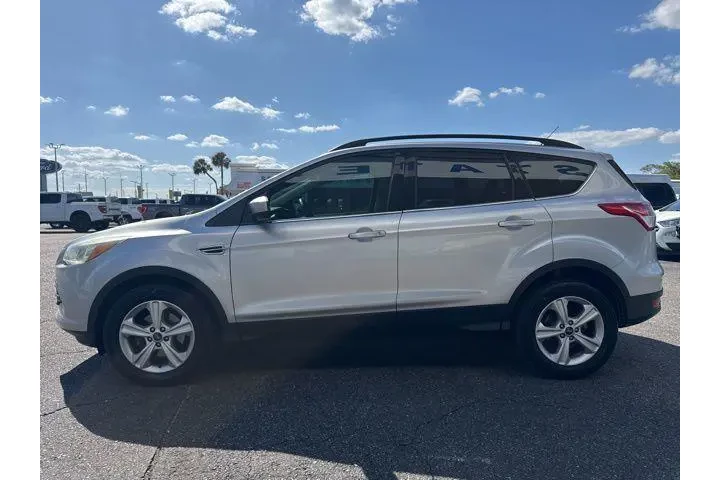 $8491 : Ford Escape 2016 SE 4dr SUV image 2