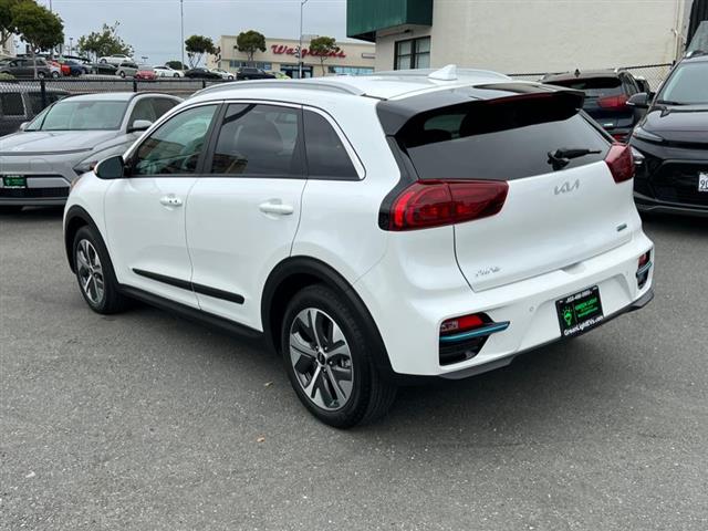 $24900 : Used 2022 Niro EV EX Premium image 7