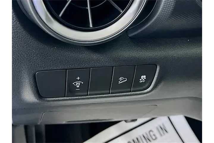 $17900 : Hyundai KONA 2022 AWD SEL 4d image 10